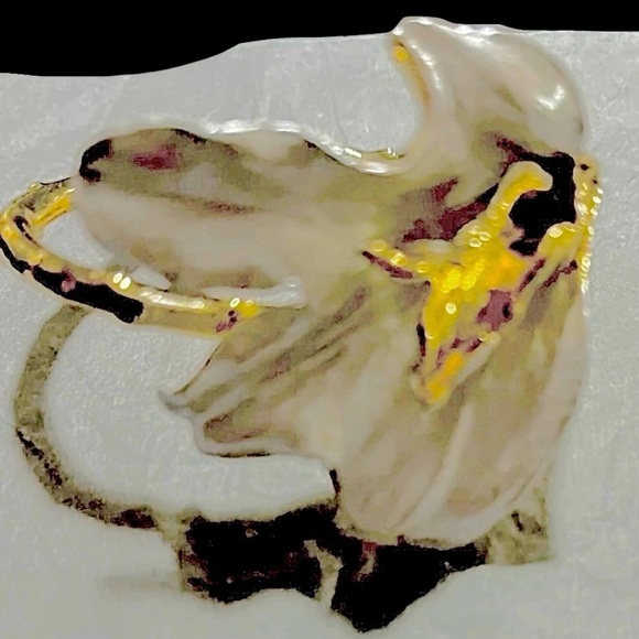 White Calla Lily~ Iridescent Metallic Sculpted 3D Trumpet Flower Cup Gold Bangle - Picture 7 of 9